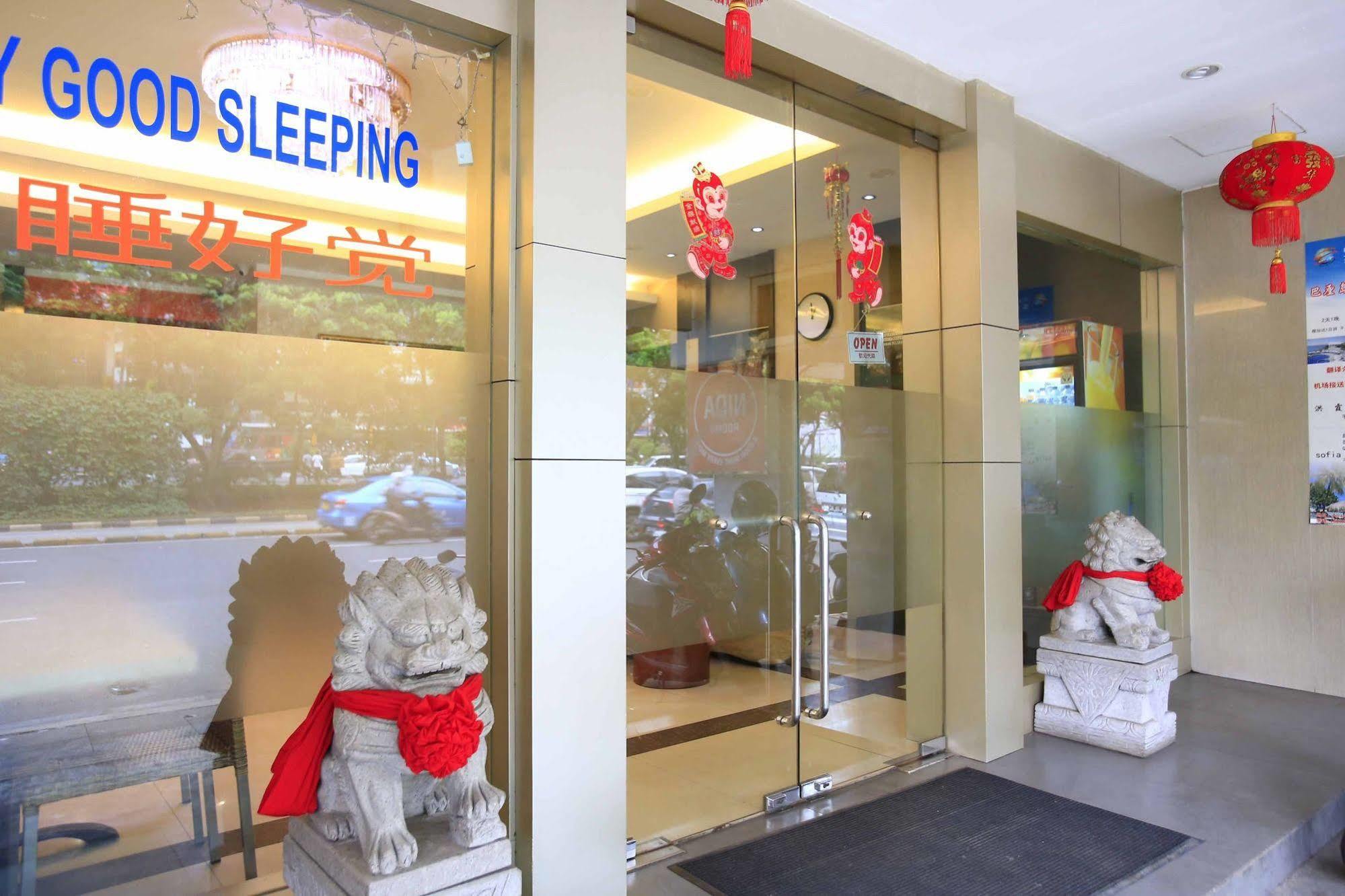 Reddoorz @ Gajah Mada Hotel Jakarta Exterior photo